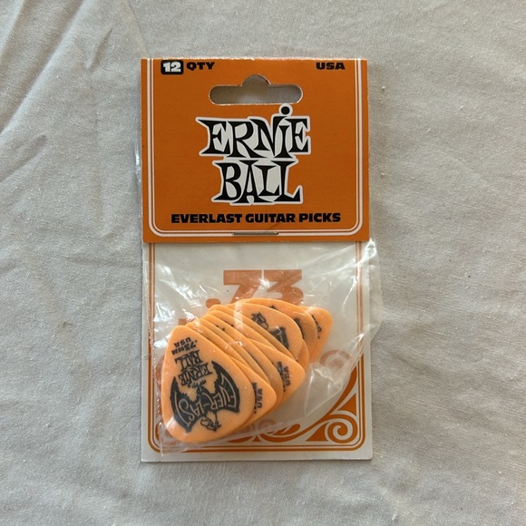 Ernie Ball Hybrid Slinky Nickel Wound Guitar Strings 3 Pack - Picture 3 of 5